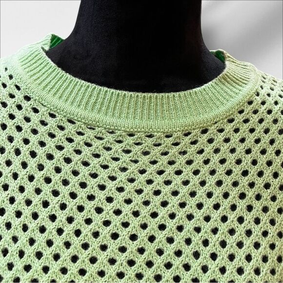 Divided Green Boxy Crop Sweater - Picture 4 of 11